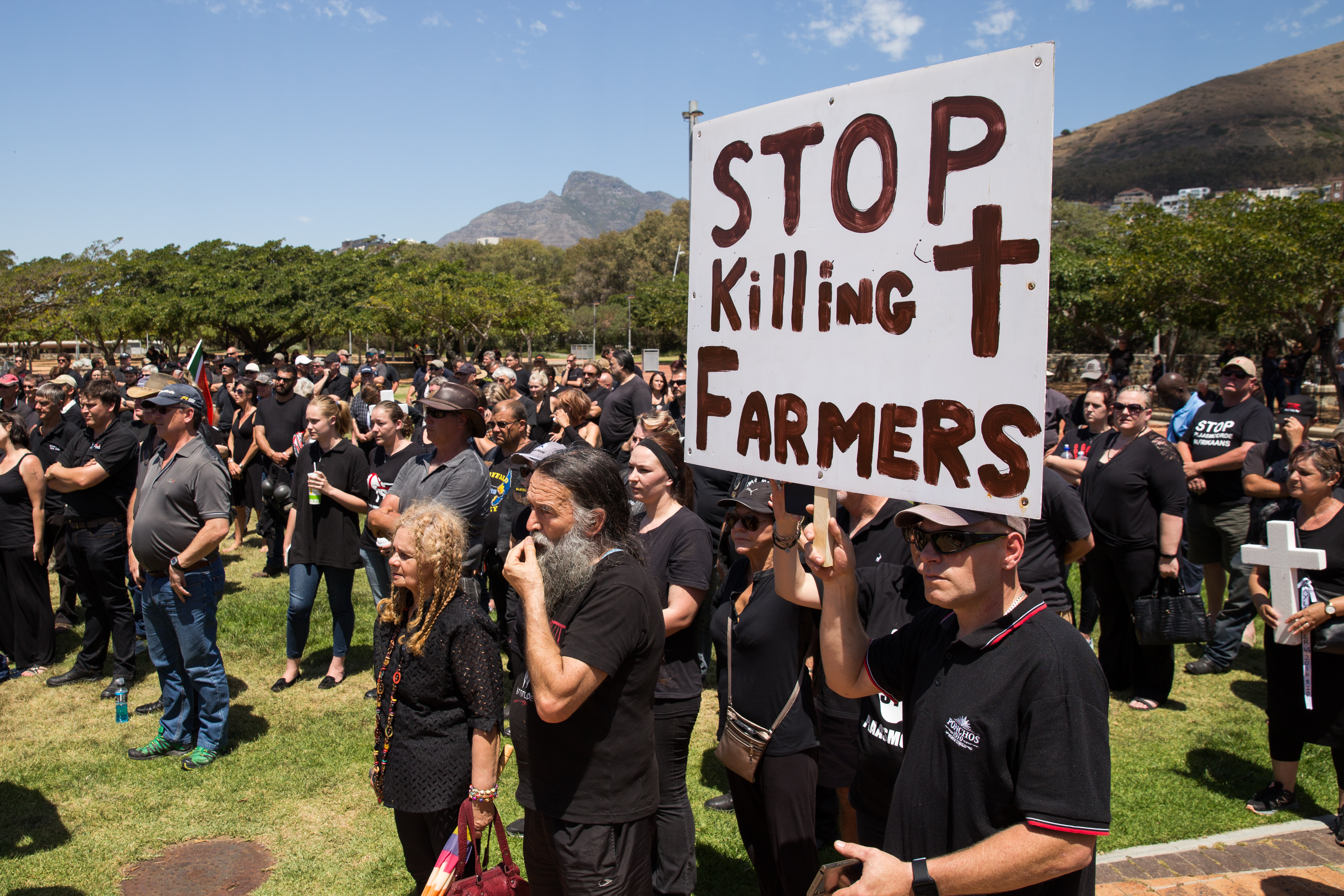Жизнь южная африка. Геноцид белых фермеров в ЮАР. ЮАР геноцид белого населения. Белые фермеры в ЮАР.